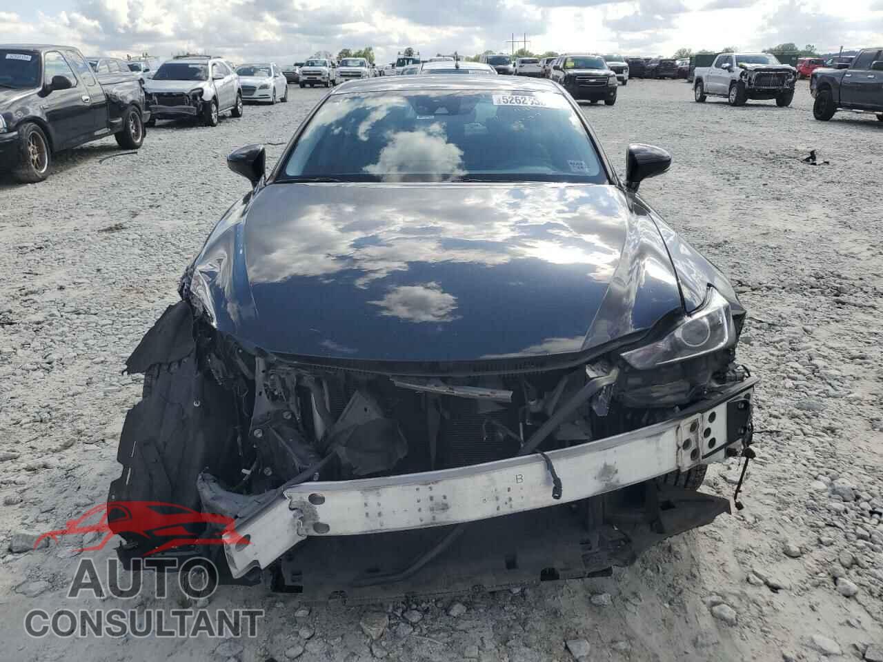 LEXUS IS 2017 - JTHBA1D23H5051433