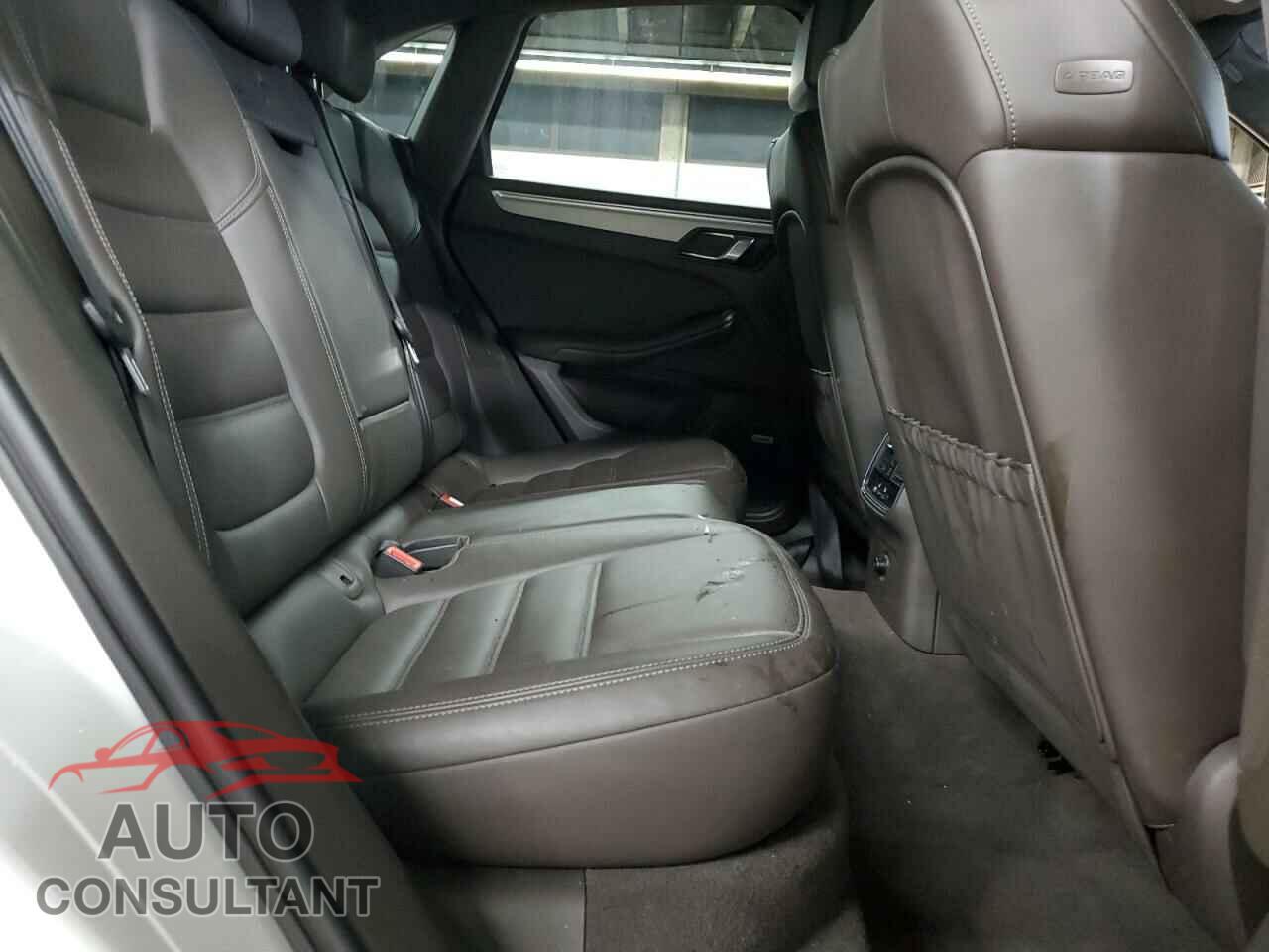PORSCHE MACAN 2015 - WP1AF2A58FLB90256