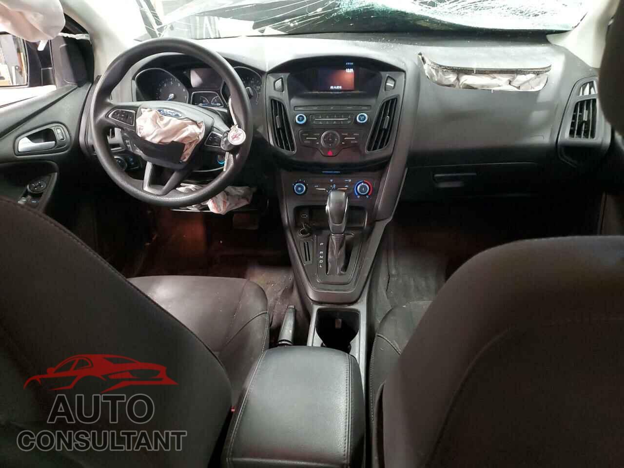 FORD FOCUS 2018 - 1FADP3F22JL303696