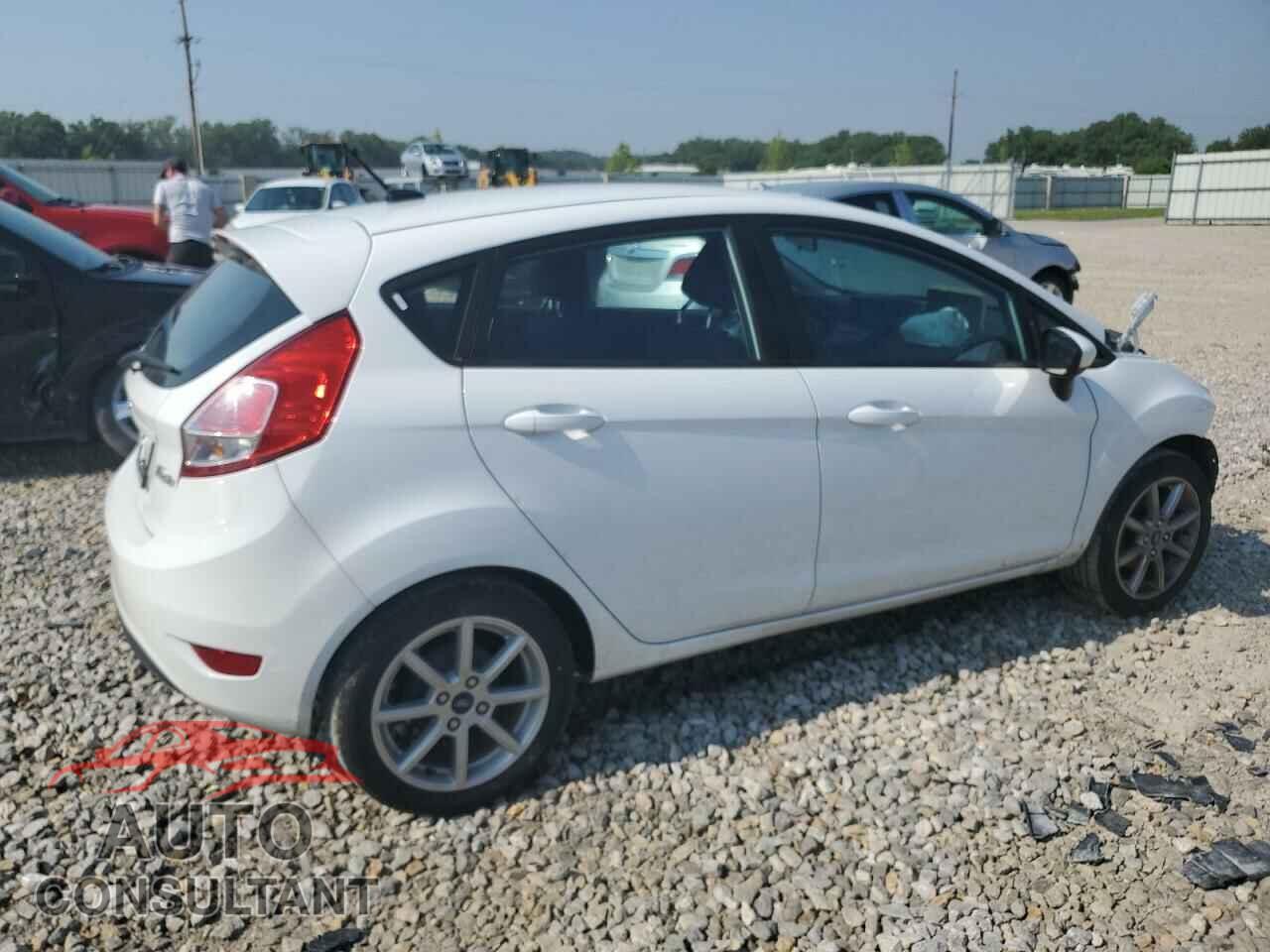 FORD FIESTA 2019 - 3FADP4EJXKM138611