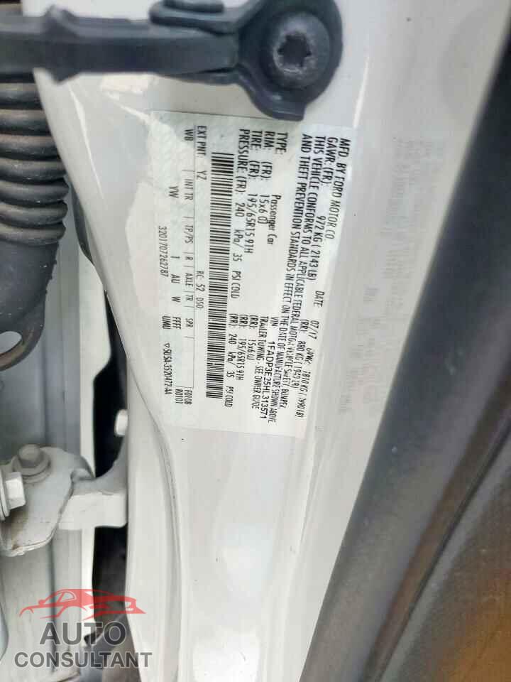 FORD FOCUS 2017 - 1FADP3E25HL313571
