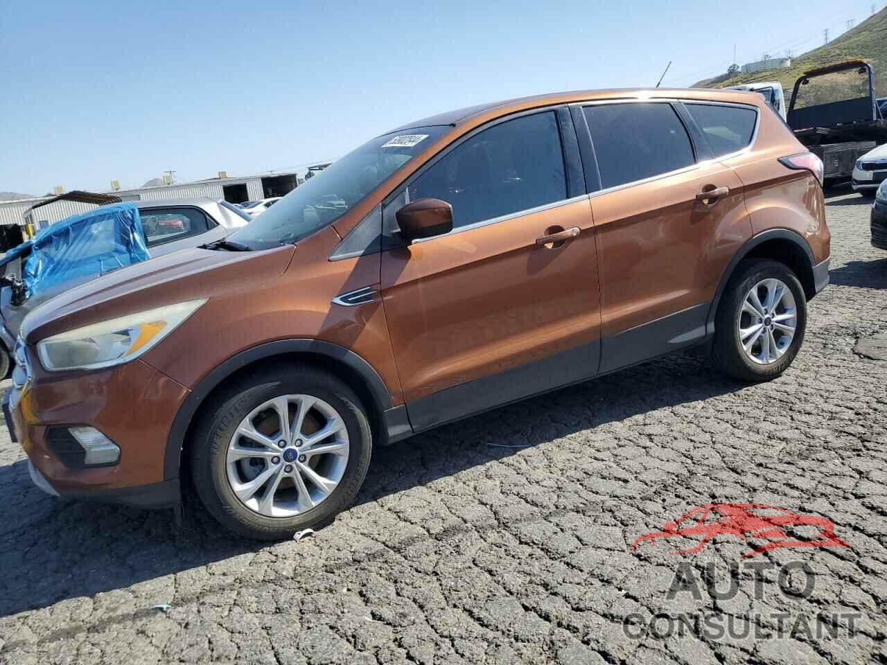 FORD ESCAPE 2017 - 1FMCU0GD2HUC54173