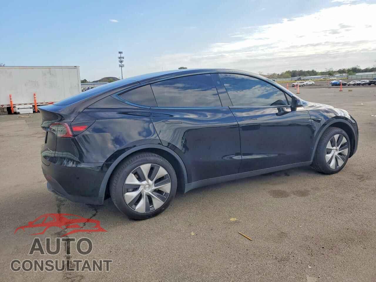 TESLA MODEL Y 2024 - 7SAYGAEE4RF009102