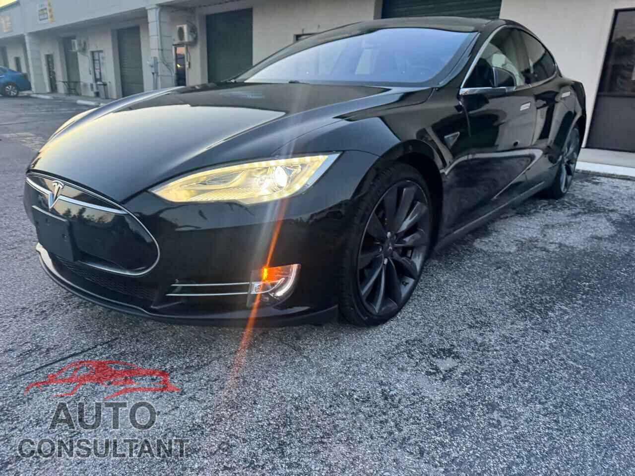 TESLA MODEL S 2014 - 5YJSA1H10EFP49351