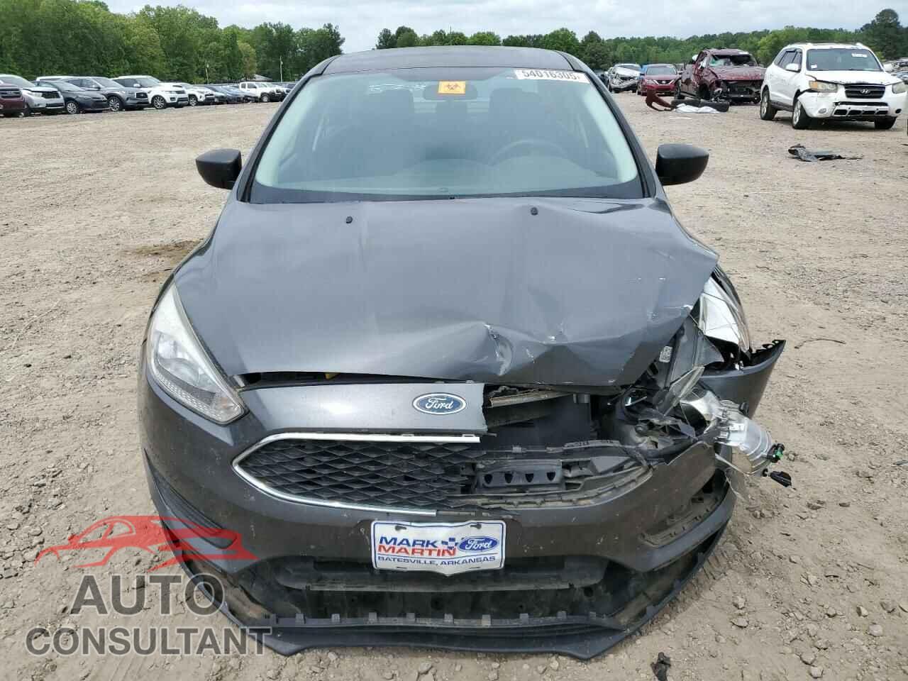 FORD FOCUS 2017 - 1FADP3E23HL312127