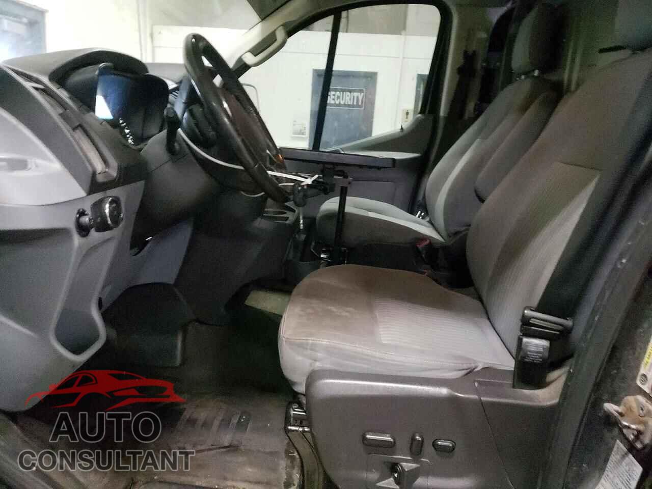 FORD TRANSIT 2017 - 1FTYR2YG5HKB18714