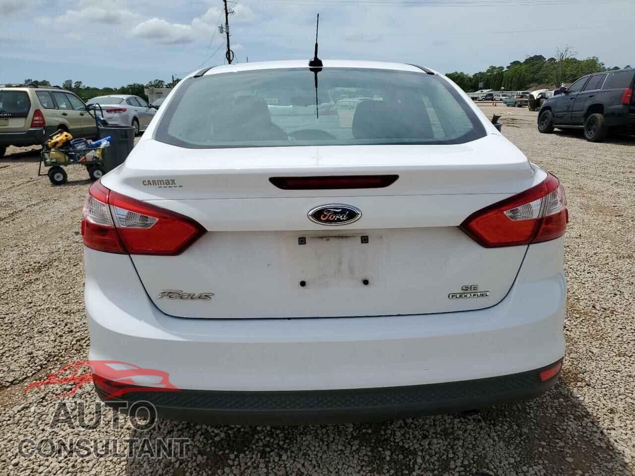 FORD FOCUS 2014 - 1FADP3F23EL280273
