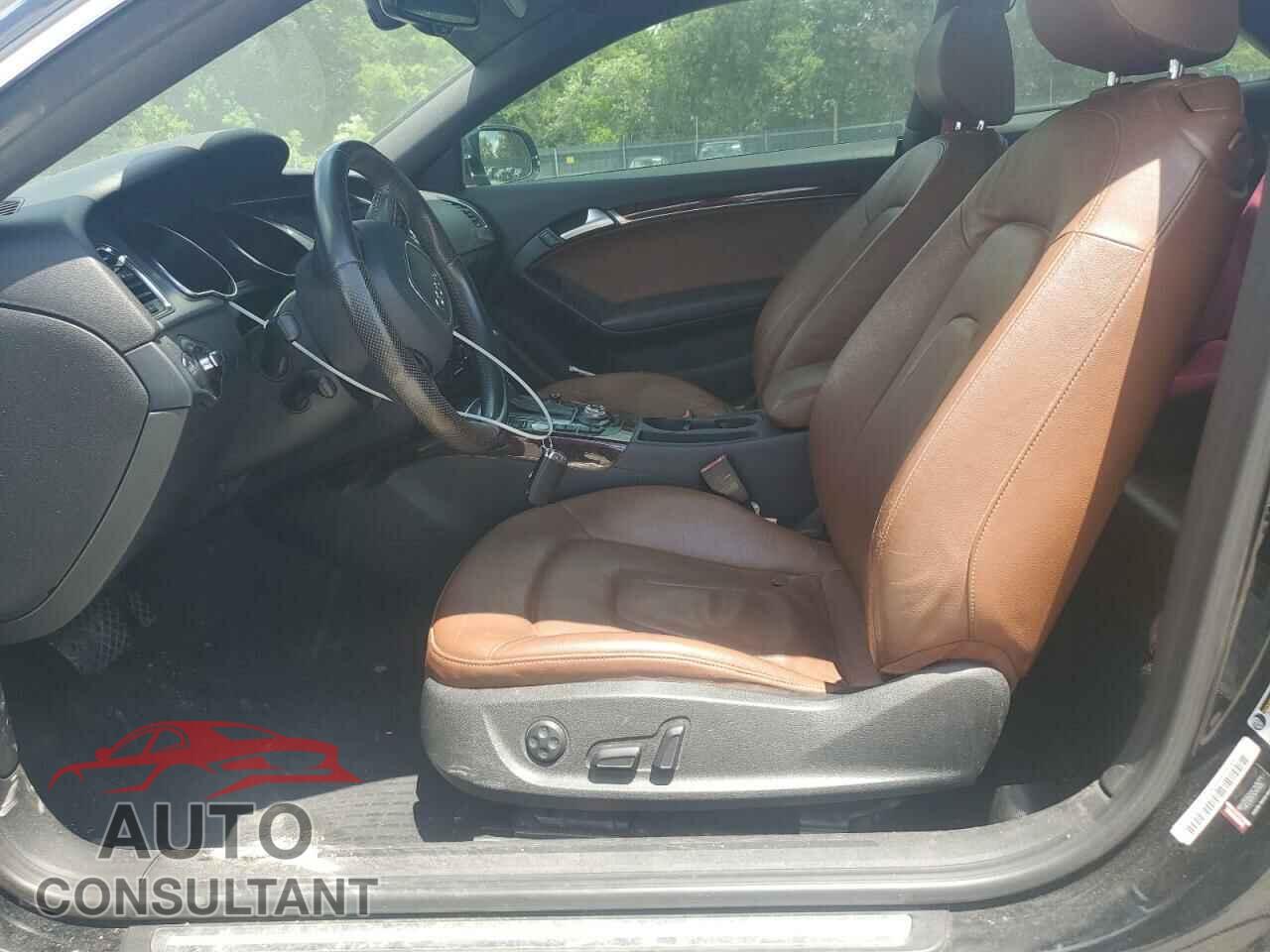 AUDI A5 2012 - WAULFAFR1CA021538