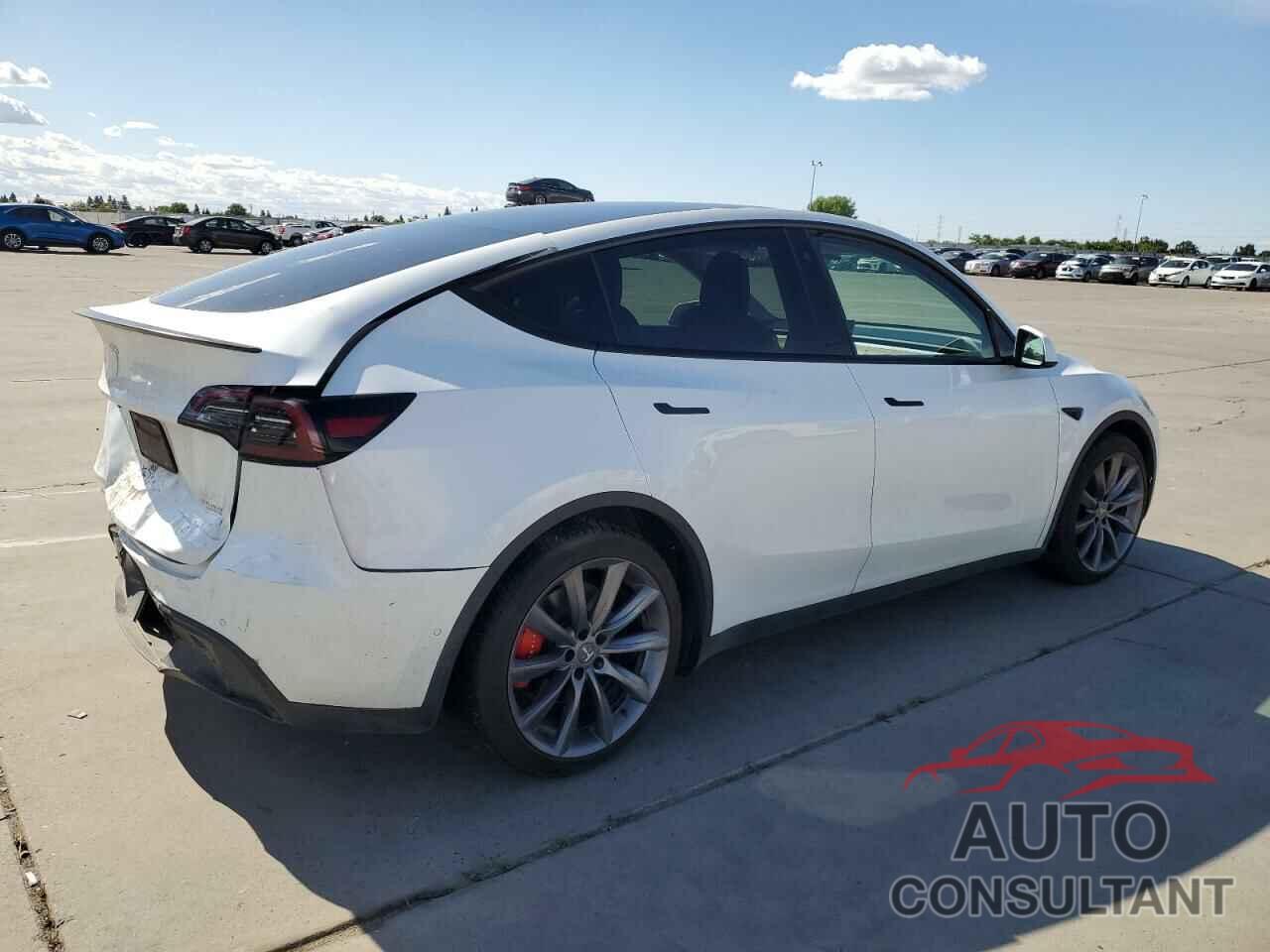 TESLA MODEL Y 2021 - 5YJYGDEF0MF277709