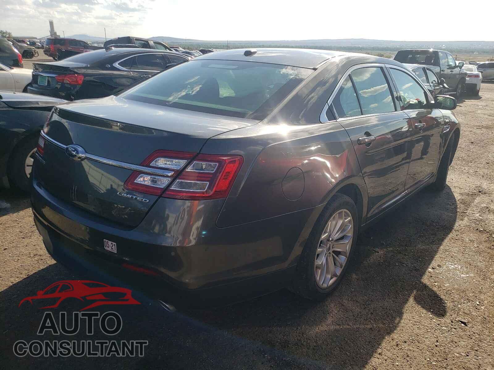 FORD TAURUS 2019 - 1FAHP2F84KG118317