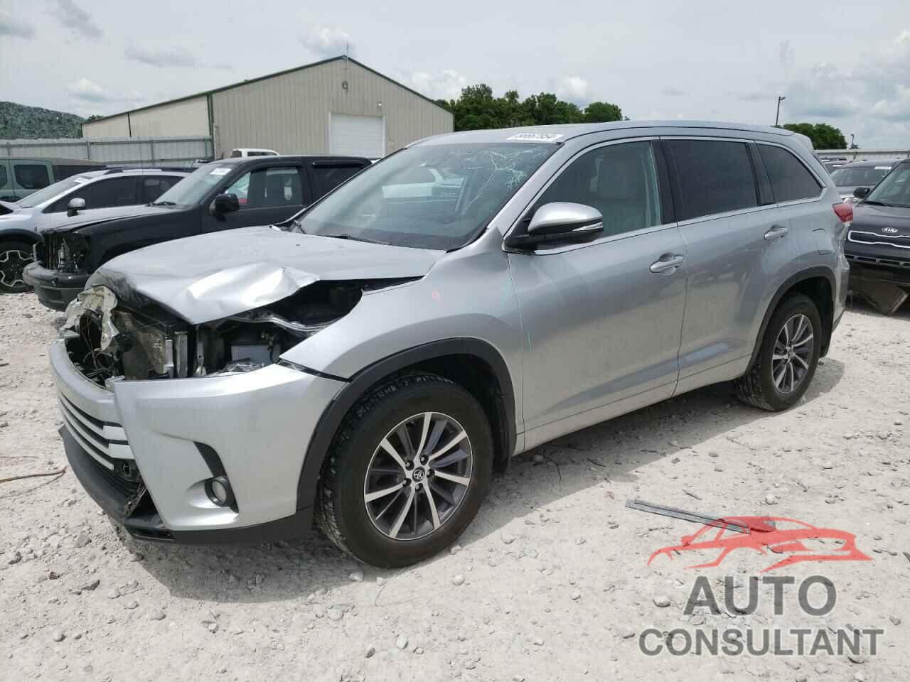 TOYOTA HIGHLANDER 2018 - 5TDJZRFH6JS556940