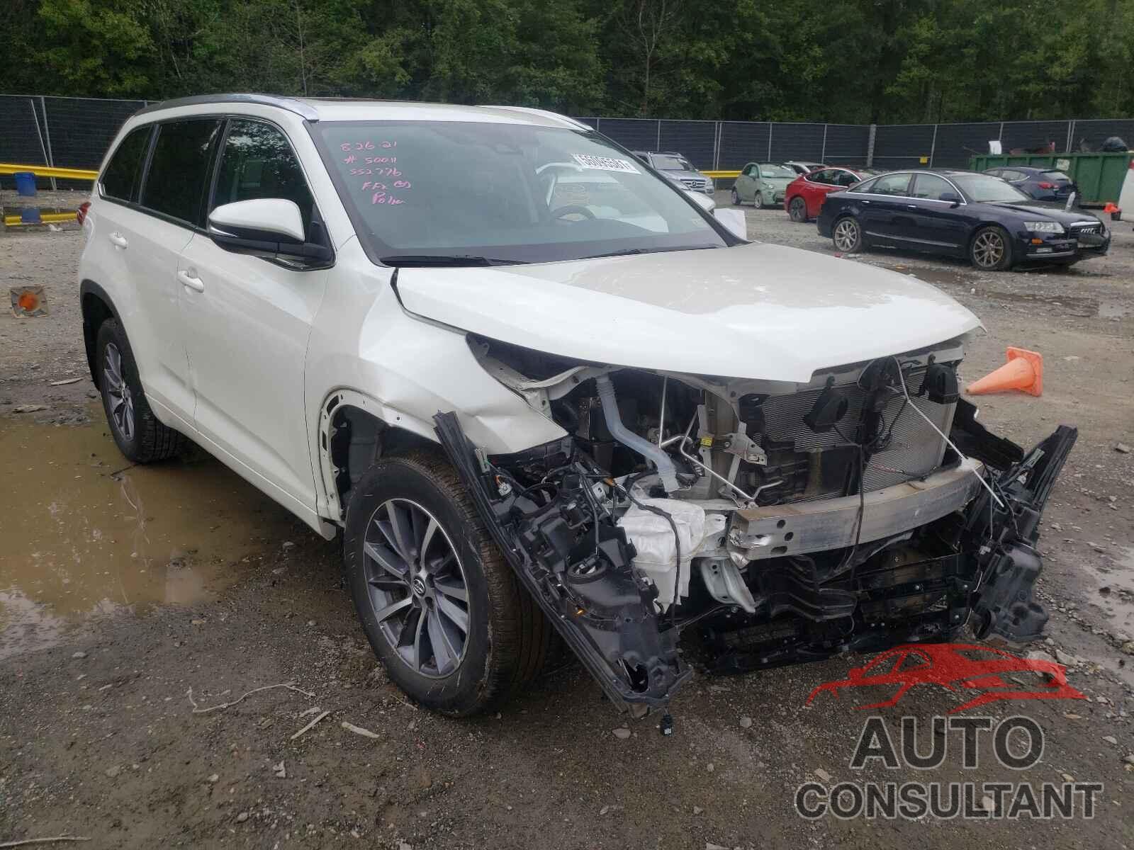 TOYOTA HIGHLANDER 2018 - 5TDJZRFHXJS552776