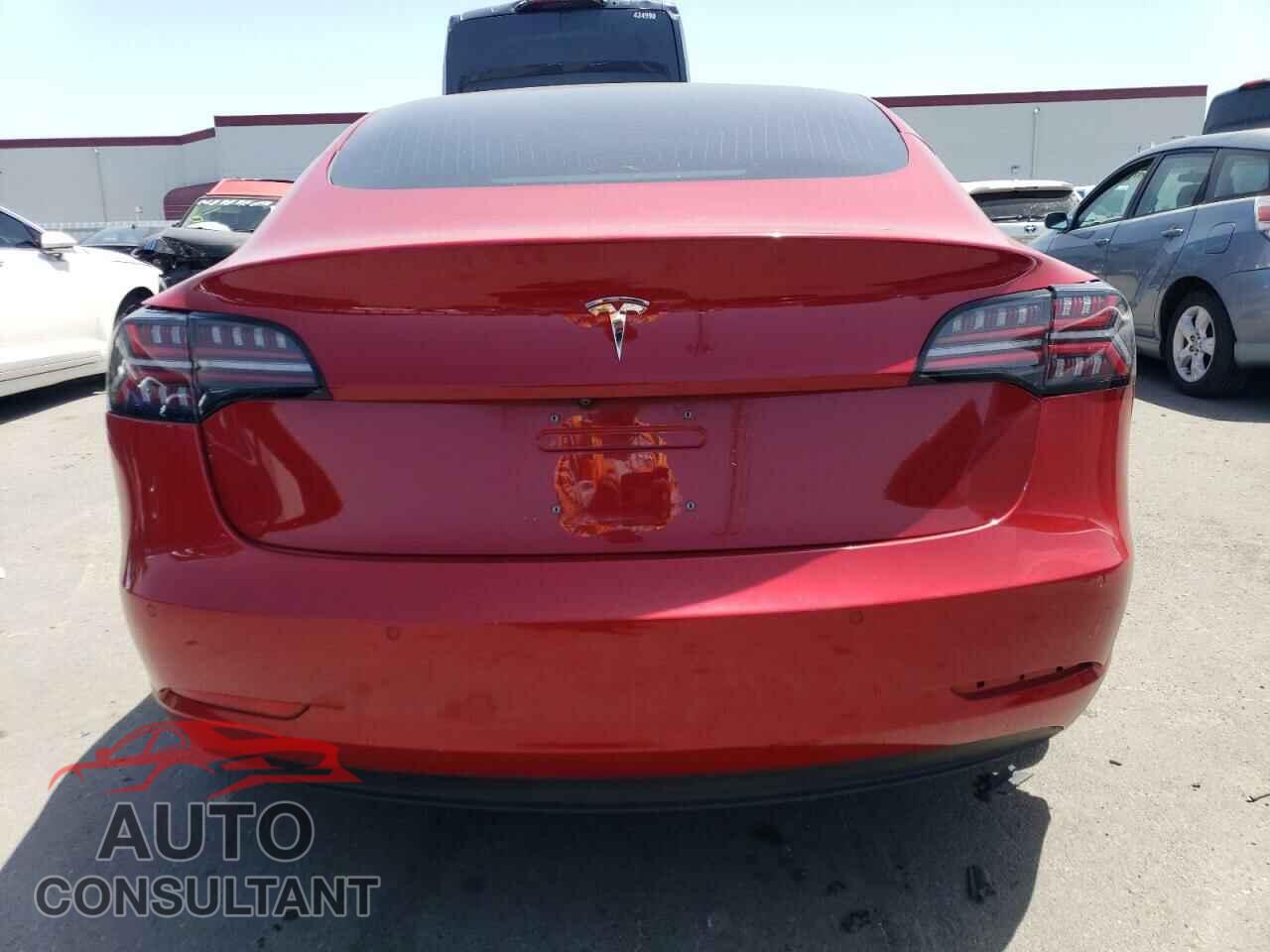 TESLA MODEL 3 2018 - 5YJ3E1EB2JF100828