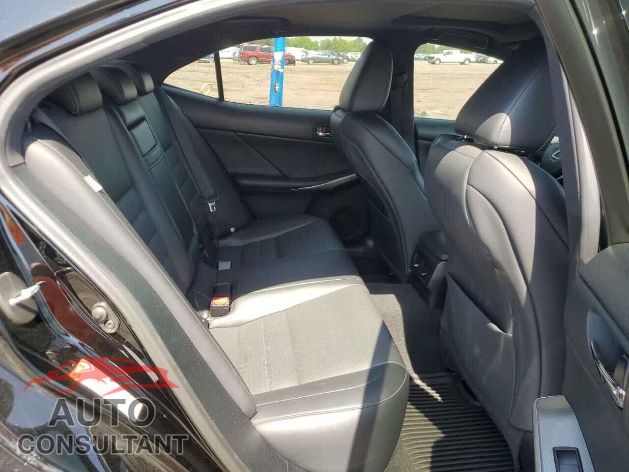 LEXUS IS 2015 - JTHCF1D29F5024448