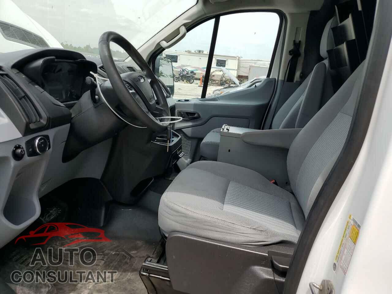 FORD TRANSIT 2018 - 1FTYR2YM7JKB11758