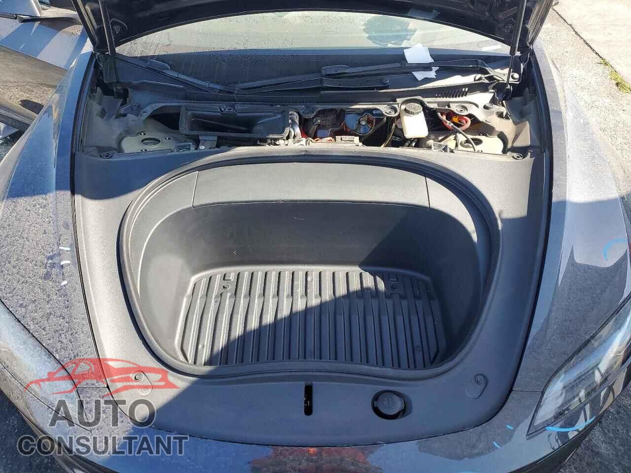 TESLA MODEL 3 2024 - 5YJ3E1EA2RF726169