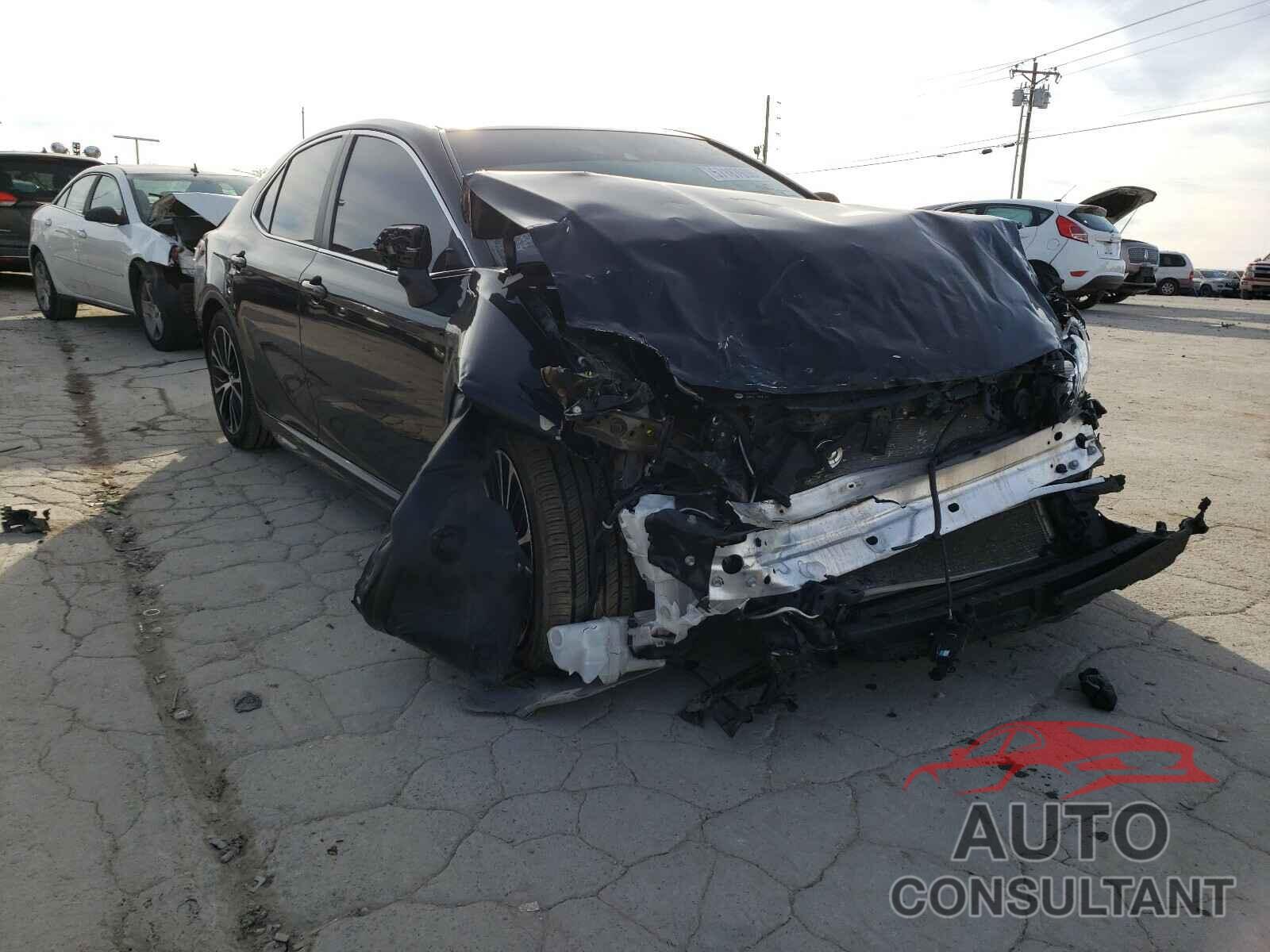 TOYOTA CAMRY 2018 - 4T1B11HK1JU096776