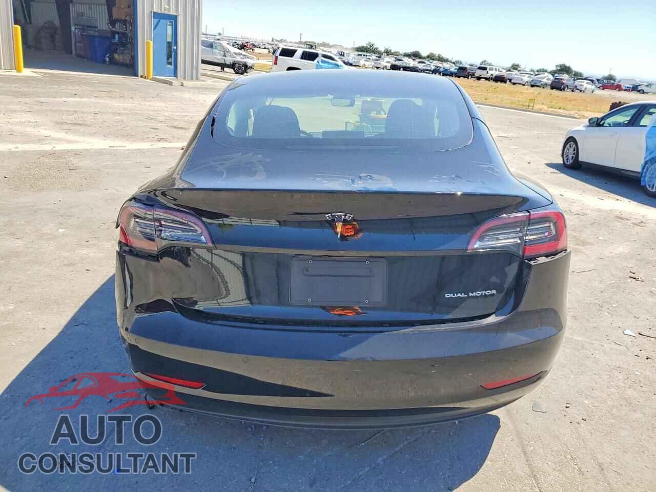 TESLA MODEL 3 2021 - 5YJ3E1EB4MF054570