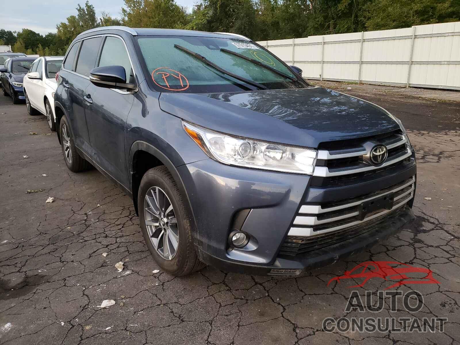 TOYOTA HIGHLANDER 2019 - 5TDJZRFHXKS989923