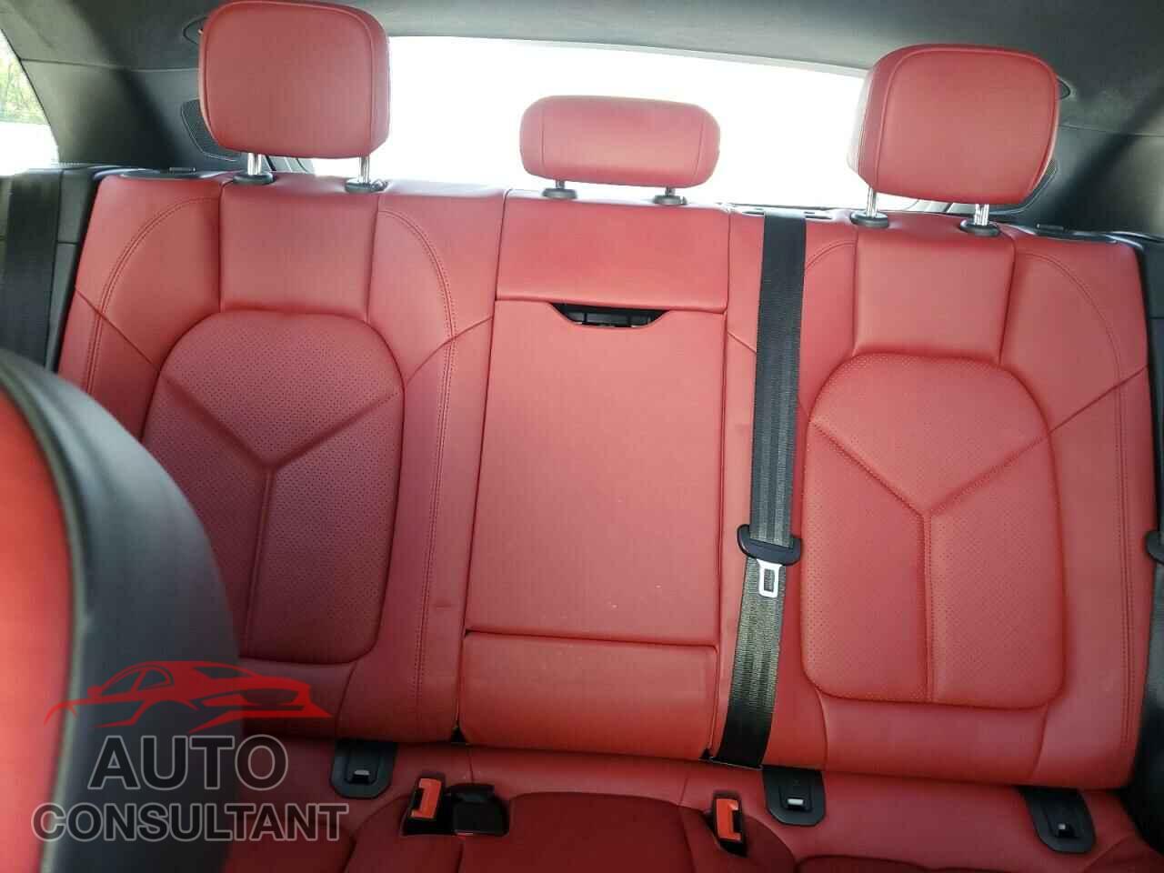 PORSCHE MACAN 2016 - WP1AF2A58GLB94681