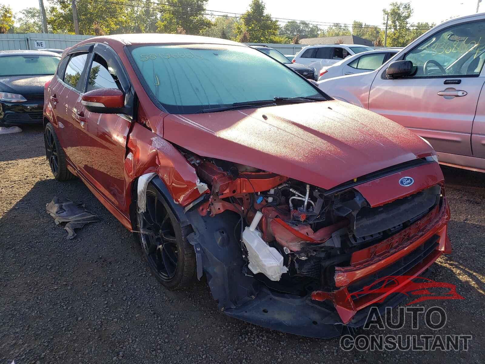 FORD FOCUS 2018 - 1FADP3L99JL274277