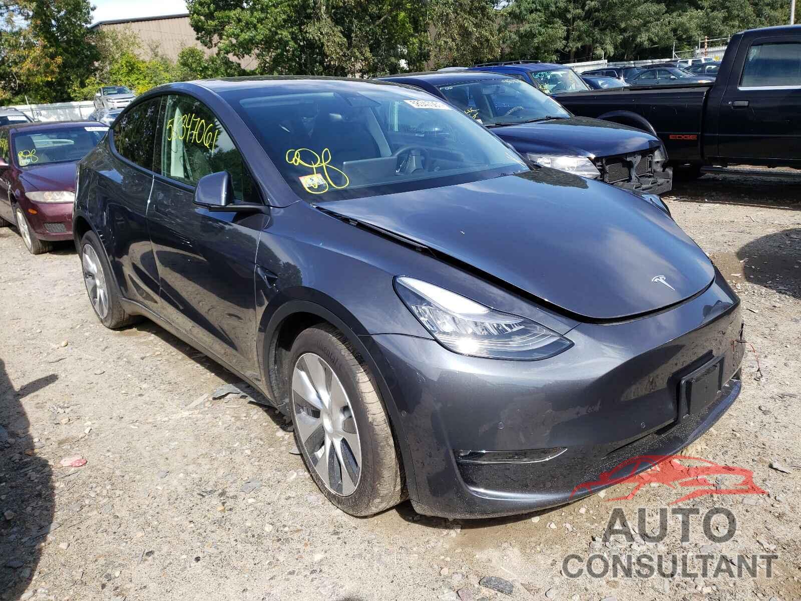 TESLA MODEL Y 2021 - 5YJYGDEE3MF138682