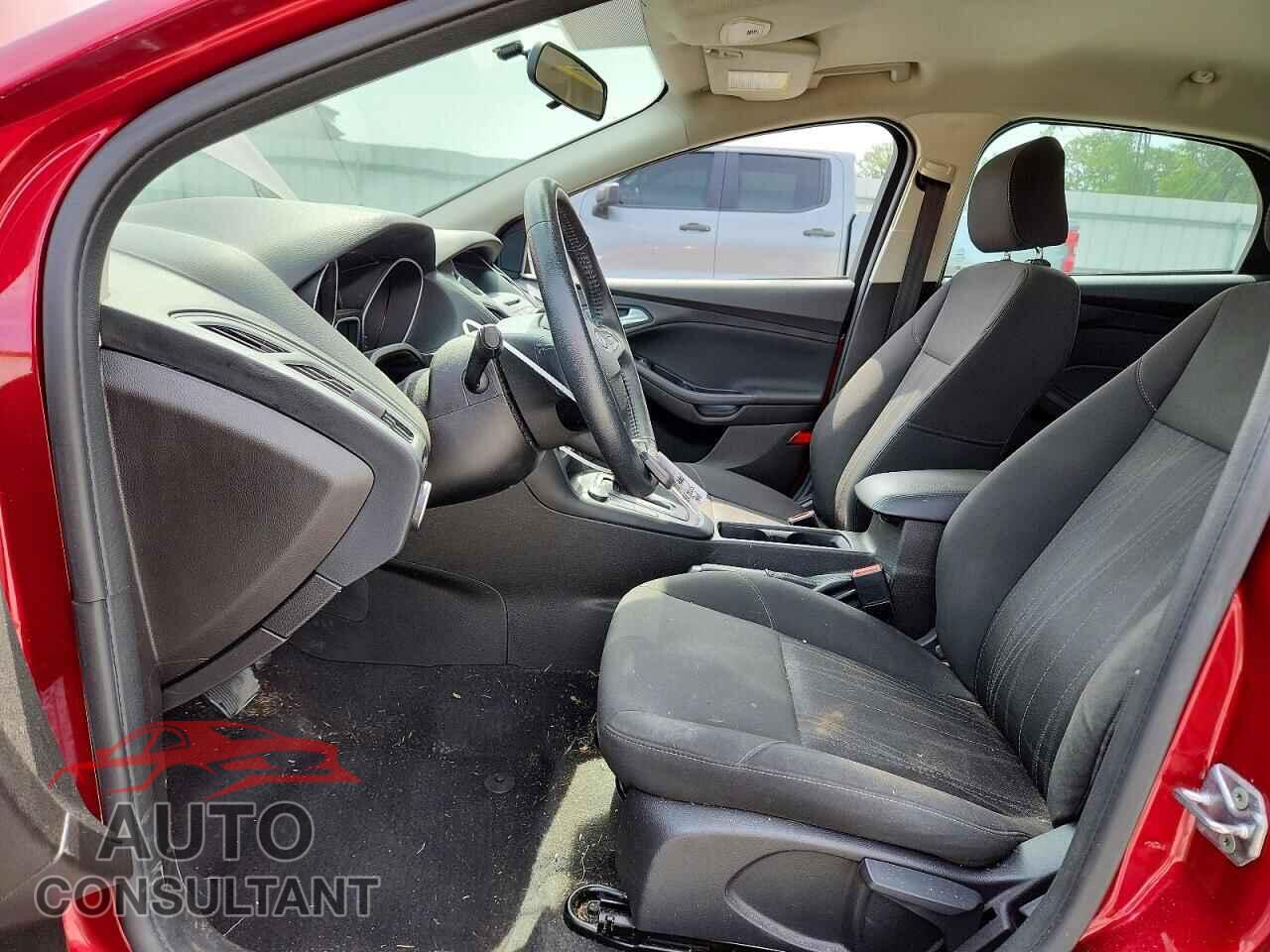 FORD FOCUS 2016 - 1FADP3K28GL238402