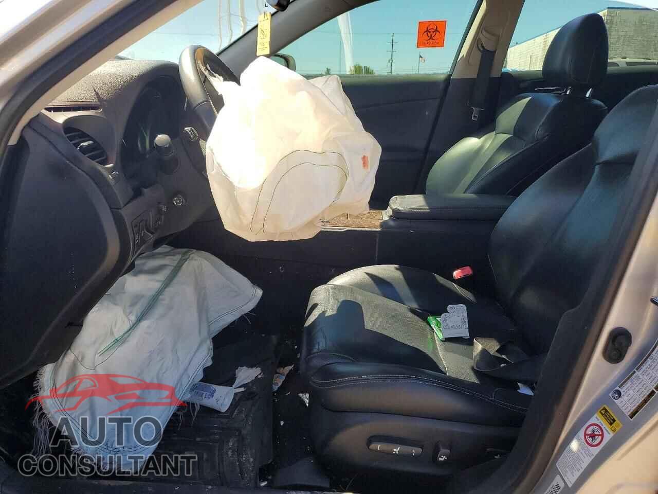 LEXUS IS 2011 - JTHCE5C21B5000697