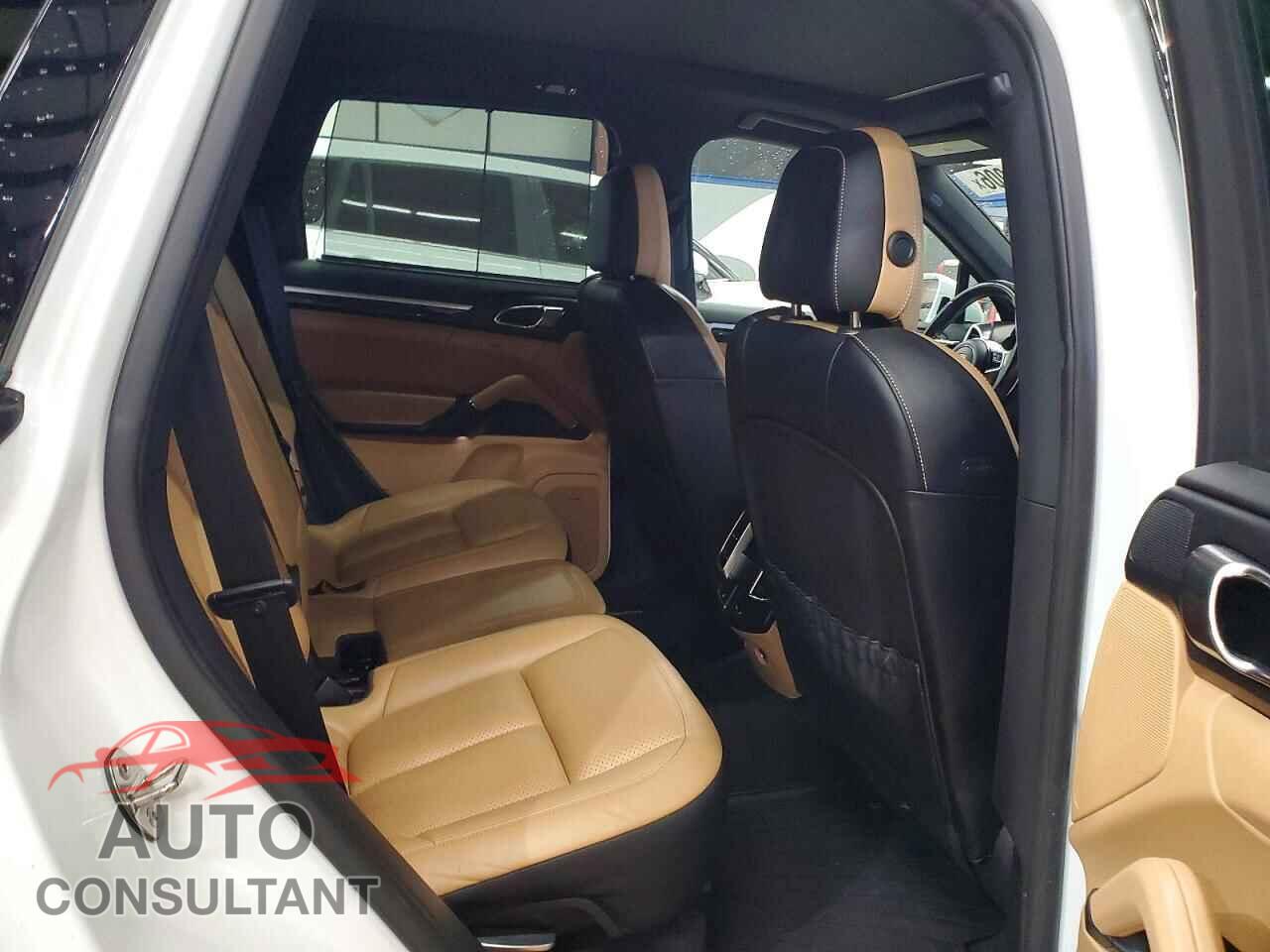 PORSCHE CAYENNE 2015 - WP1AB2A22FLA57445