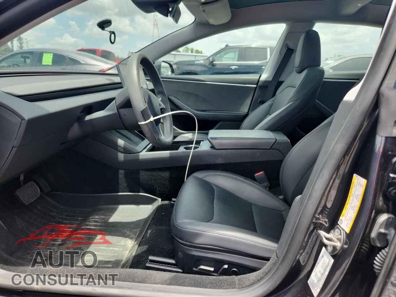 TESLA MODEL 3 2024 - 5YJ3E1EA5RF825438