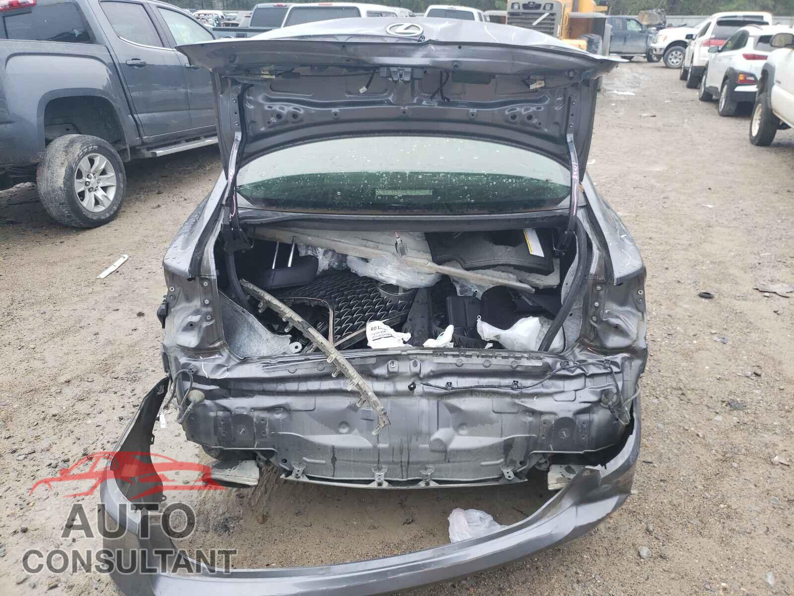LEXUS IS 2017 - JTHBA1D22H5061094