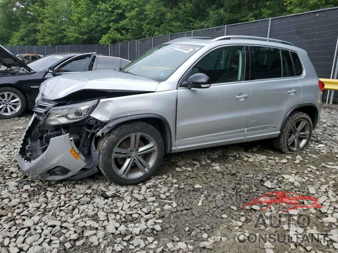 VOLKSWAGEN TIGUAN 2017 - WVGUV7AX1HK010507