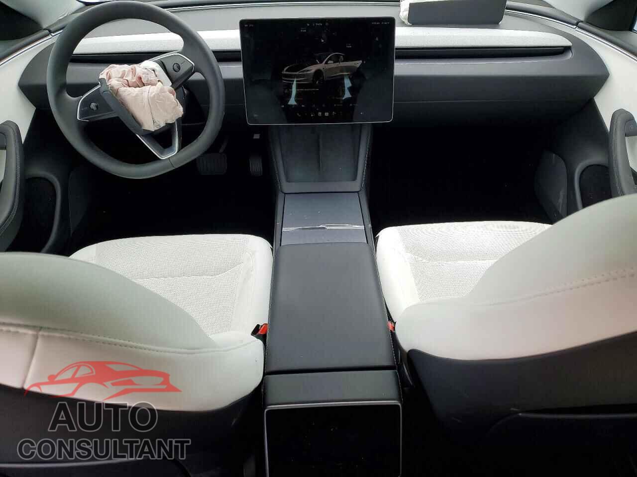 TESLA MODEL 3 2025 - 5YJ3E1EA8SF081047