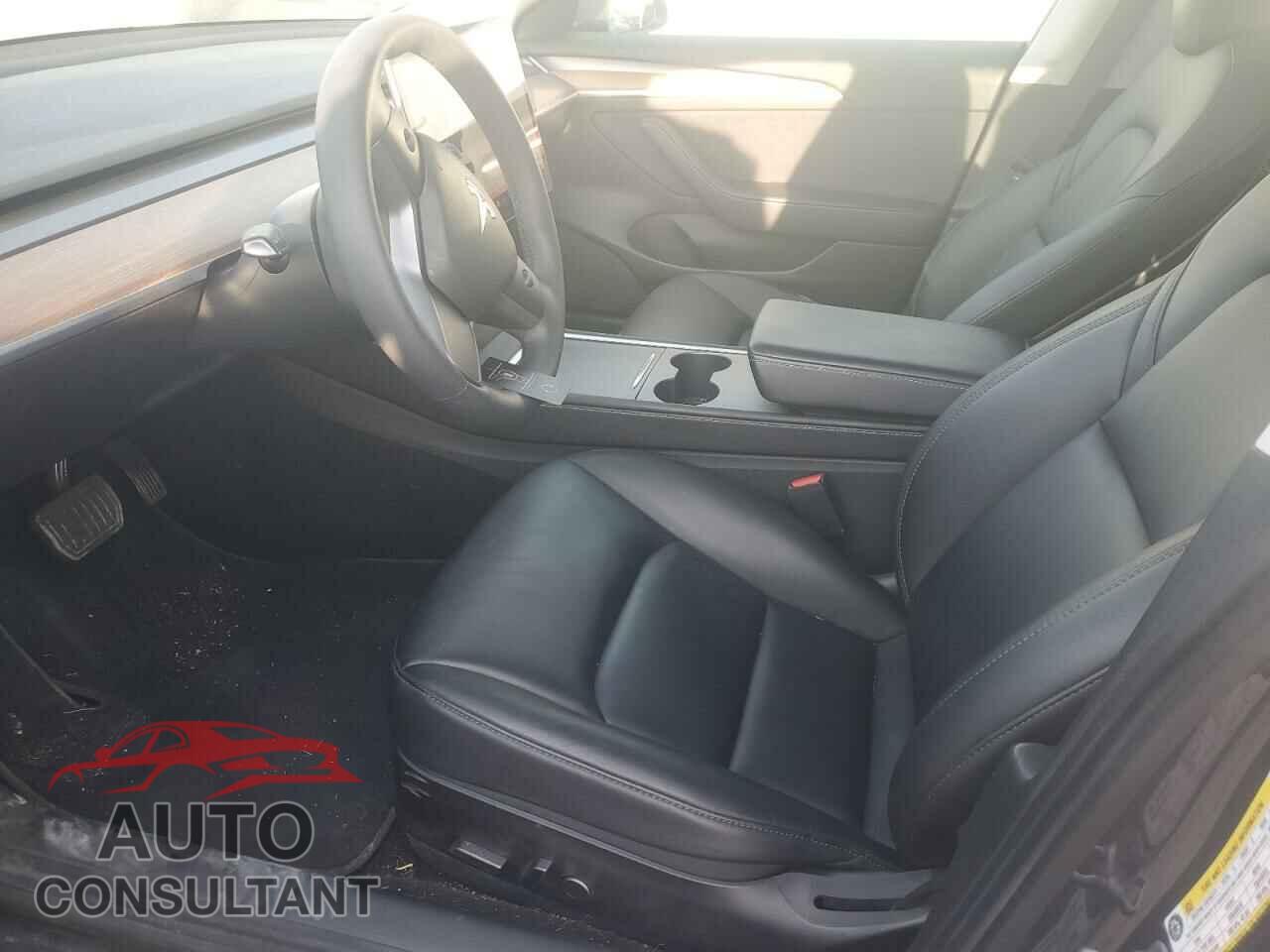 TESLA MODEL 3 2021 - 5YJ3E1EBXMF060194