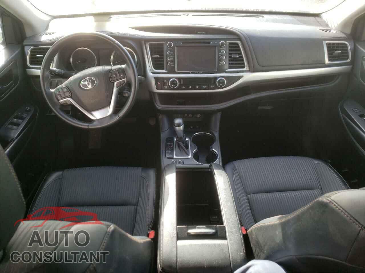TOYOTA HIGHLANDER 2018 - 5TDBZRFH3JS902852