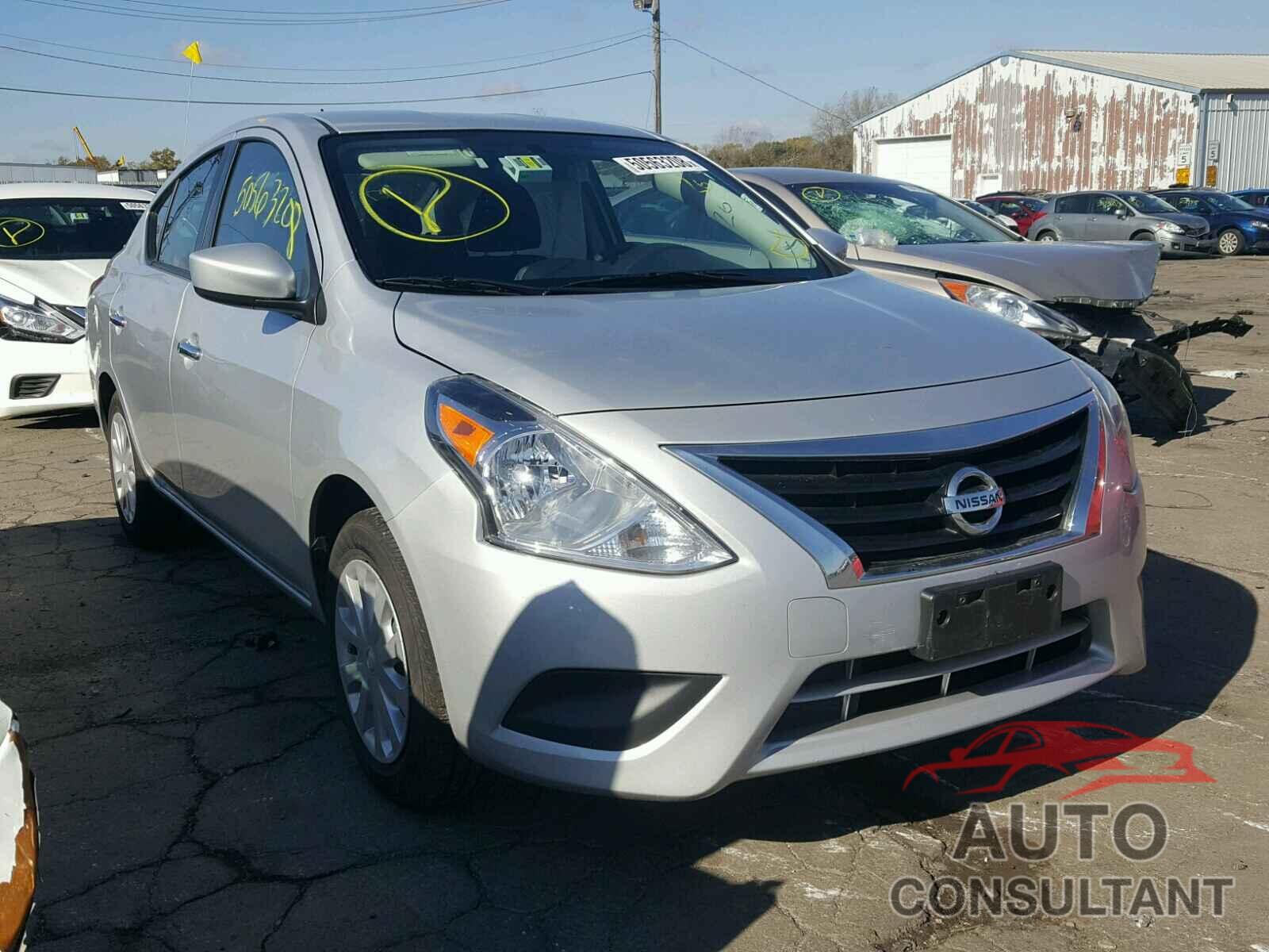 NISSAN VERSA 2018 - 3N1CN7AP0JL877243