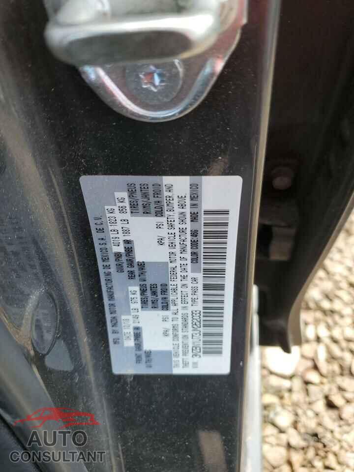 MAZDA 3 2018 - 3MZBN1U73JM262033