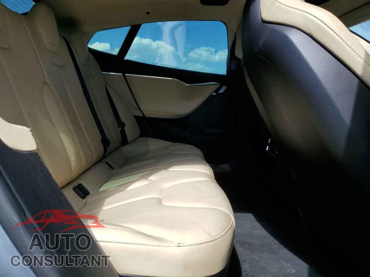 TESLA MODEL S 2013 - 5YJSA1CN9DFP14820