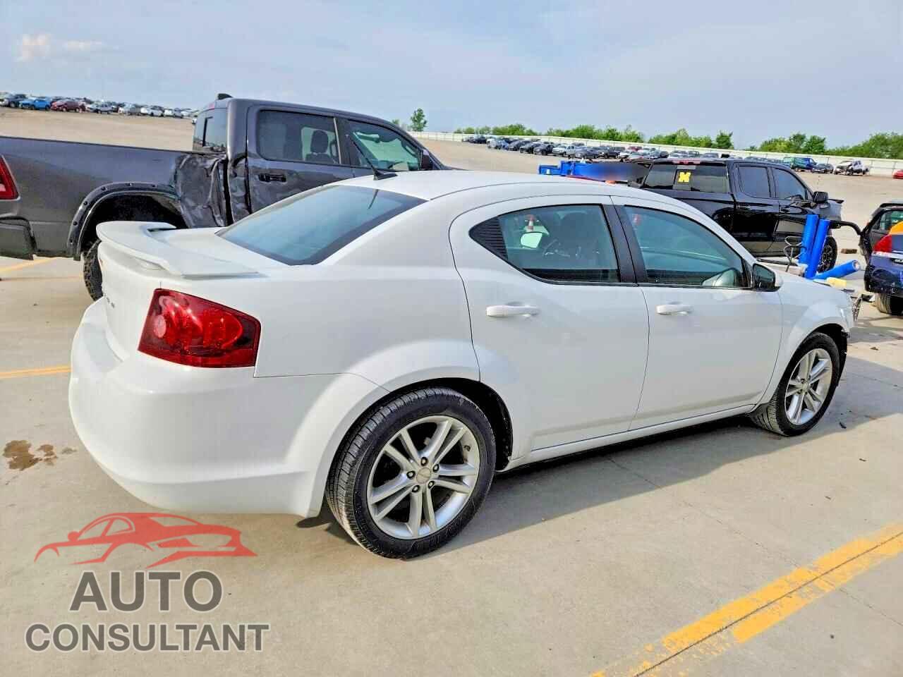 DODGE AVENGER 2011 - 1B3BD1FG2BN548841