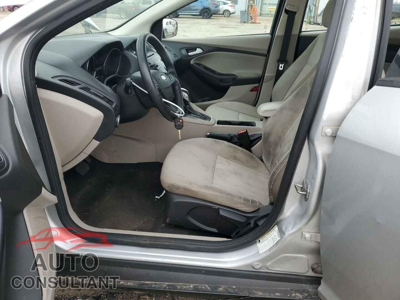 FORD FOCUS 2015 - 1FADP3F29FL370335