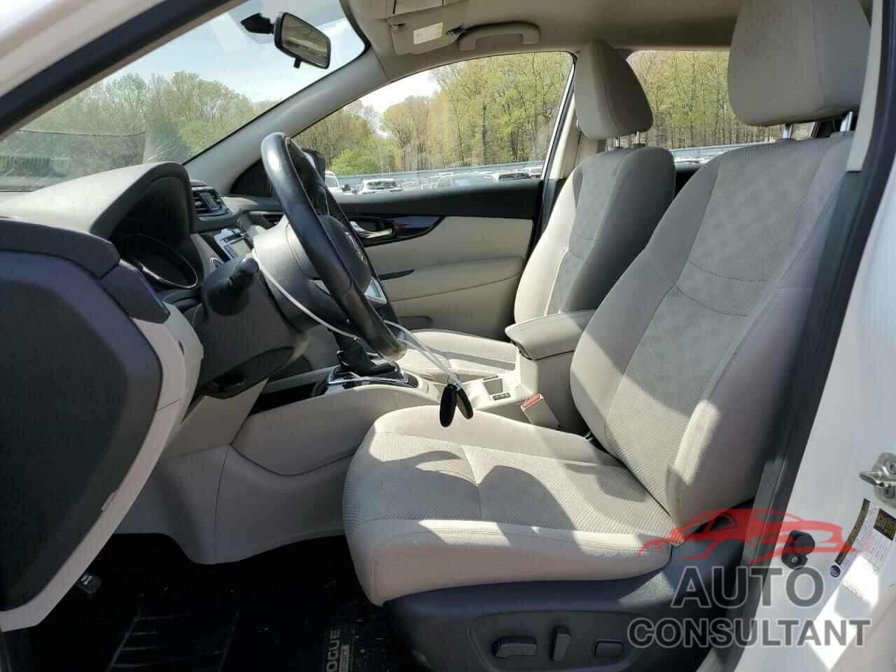 NISSAN ROGUE 2018 - JN1BJ1CP5JW164382