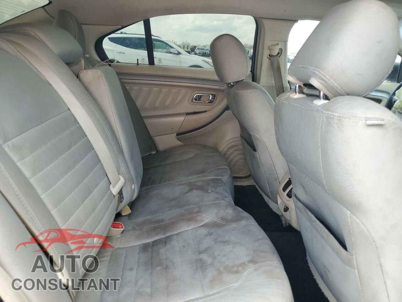 FORD TAURUS 2015 - 1FAHP2D83FG155335