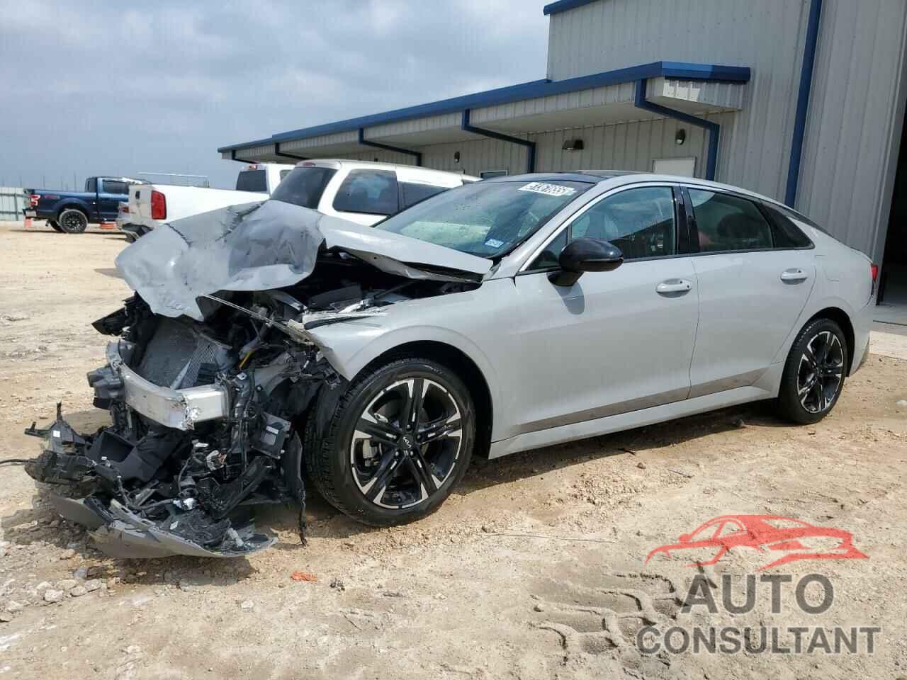 KIA K5 2023 - 5XXG64J28PG204879