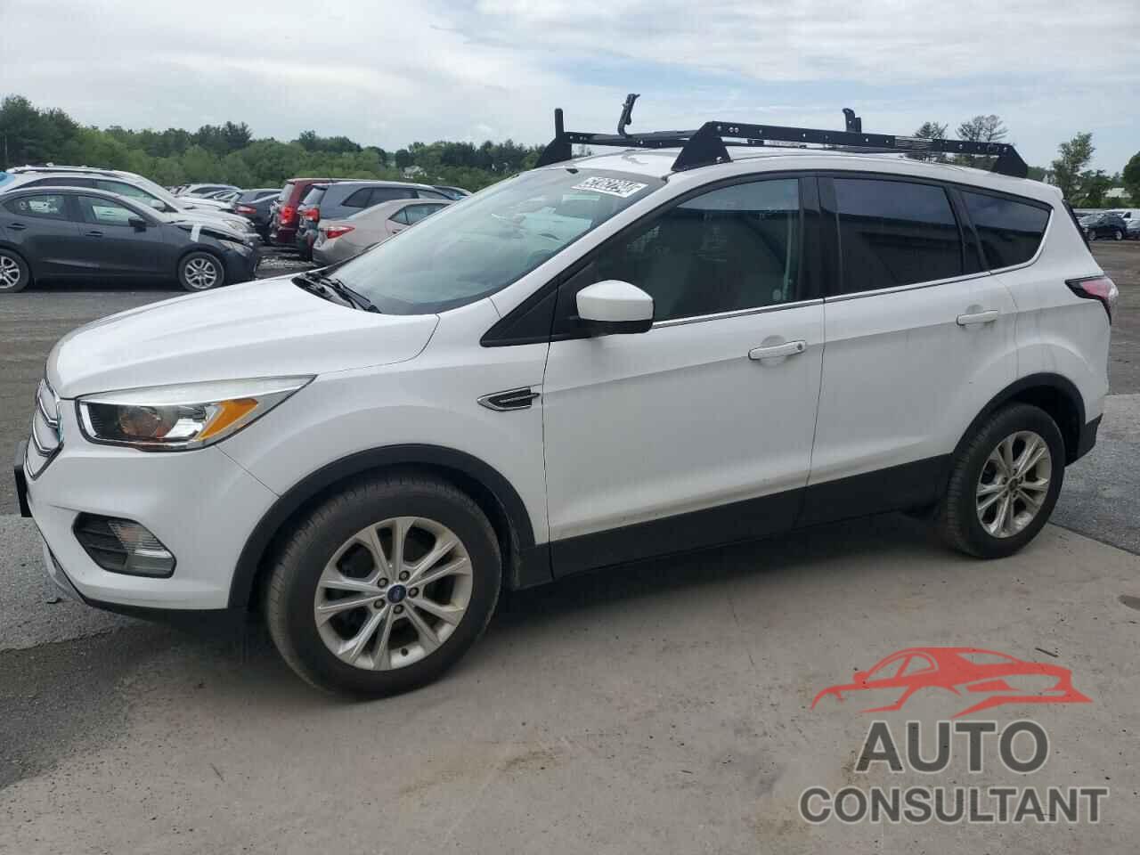 FORD ESCAPE 2017 - 1FMCU0GD7HUC99528