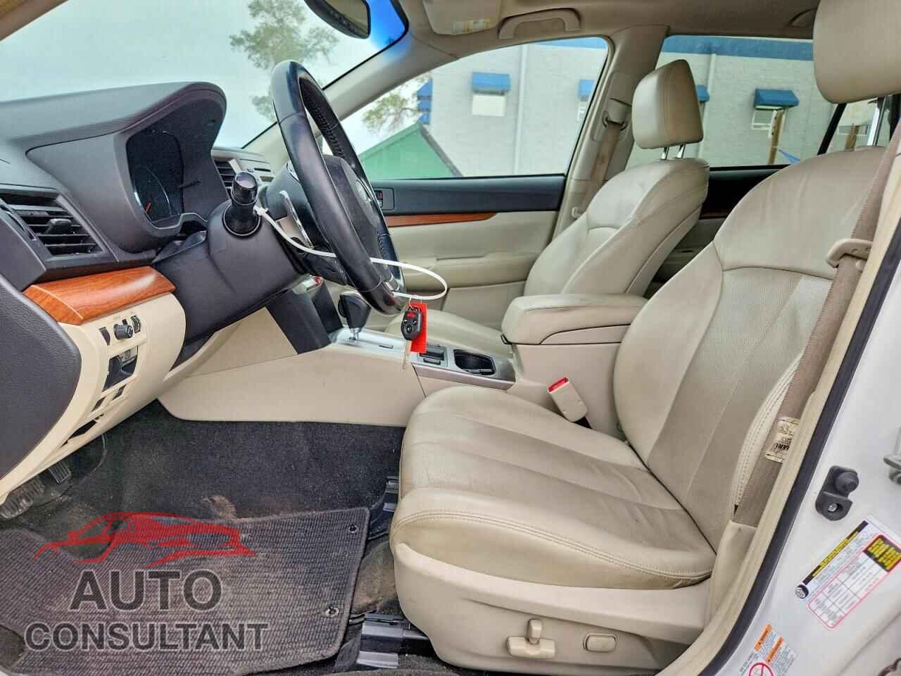 SUBARU OUTBACK 2014 - 4S4BRBLC2E3301399