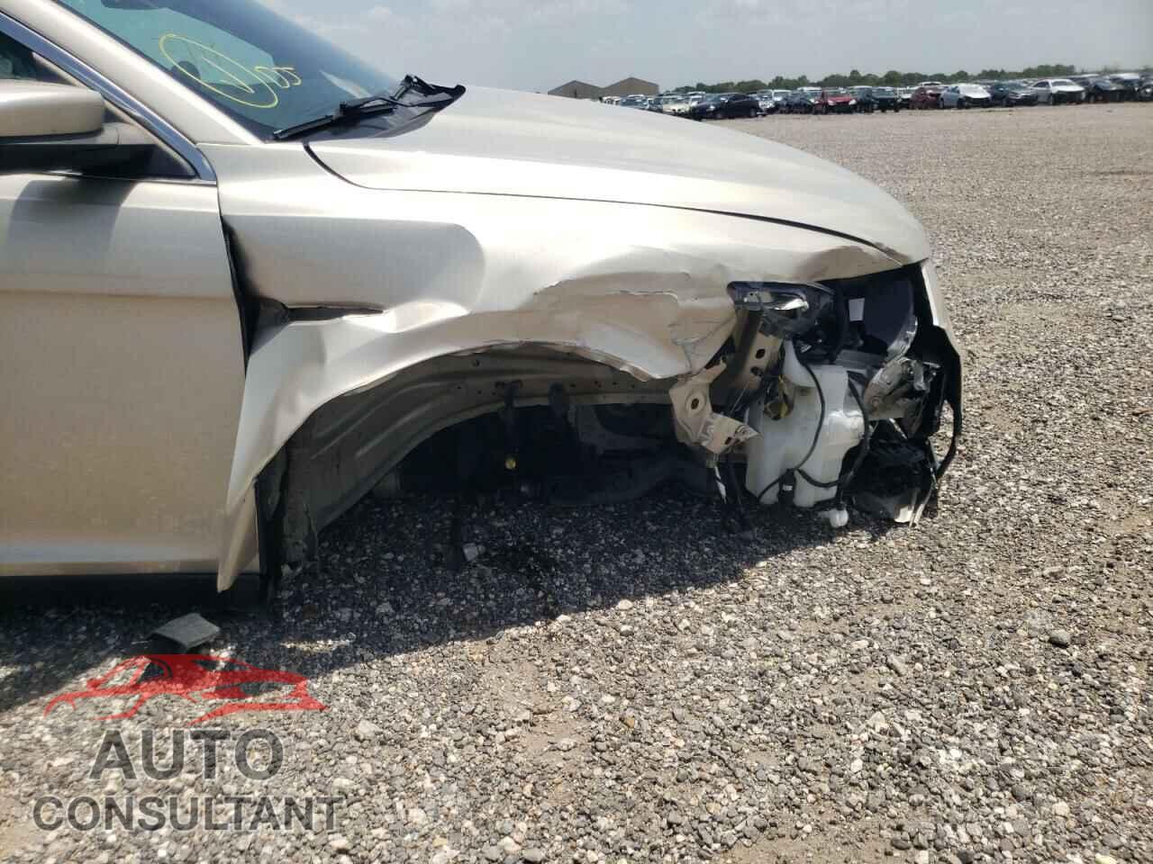 FORD TAURUS 2018 - 1FAHP2E81JG111924
