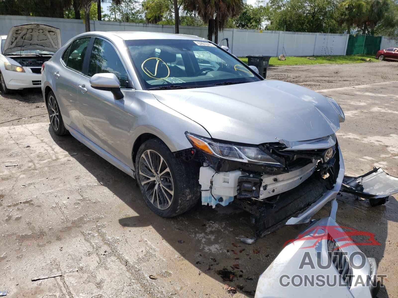 TOYOTA CAMRY 2018 - 4T1B11HK8JU634406