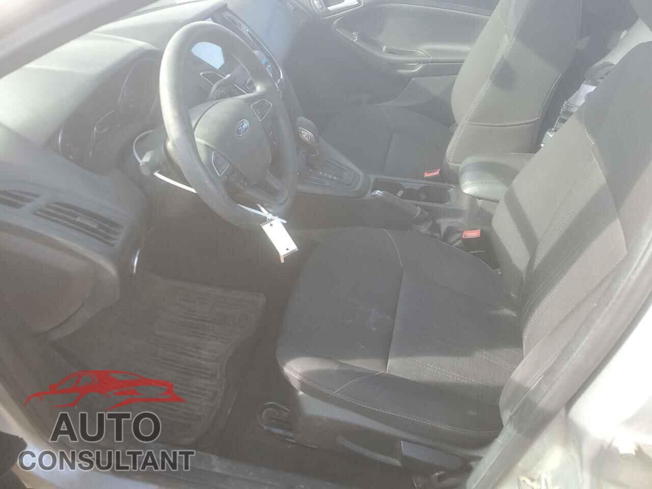 FORD FOCUS 2017 - 1FADP3M29HL319178