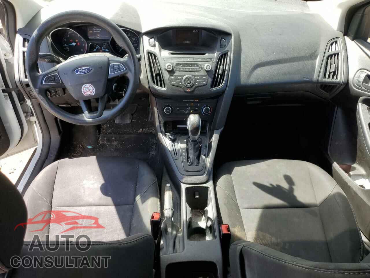 FORD FOCUS 2017 - 1FADP3E29HL222125