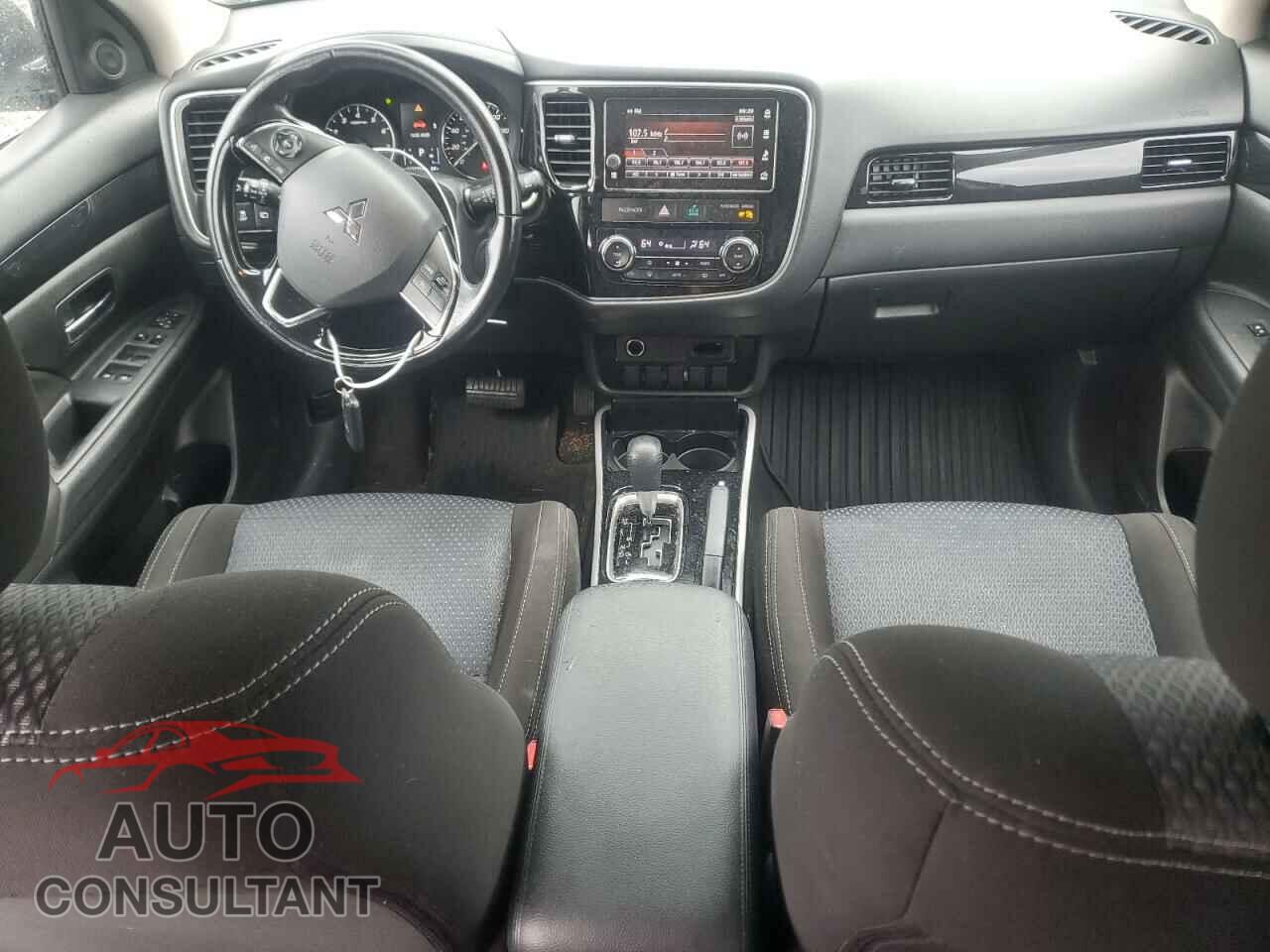 MITSUBISHI OUTLANDER 2017 - JA4AD3A35HZ012780
